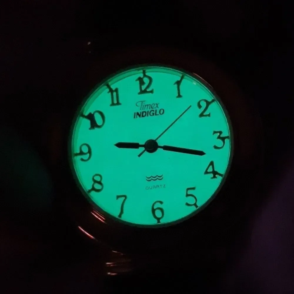 Vintage 1994 Timex Indiglo Quartz Watch Gold‎ Case